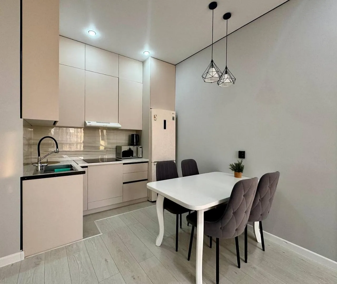 Tandau, 2Room Astana